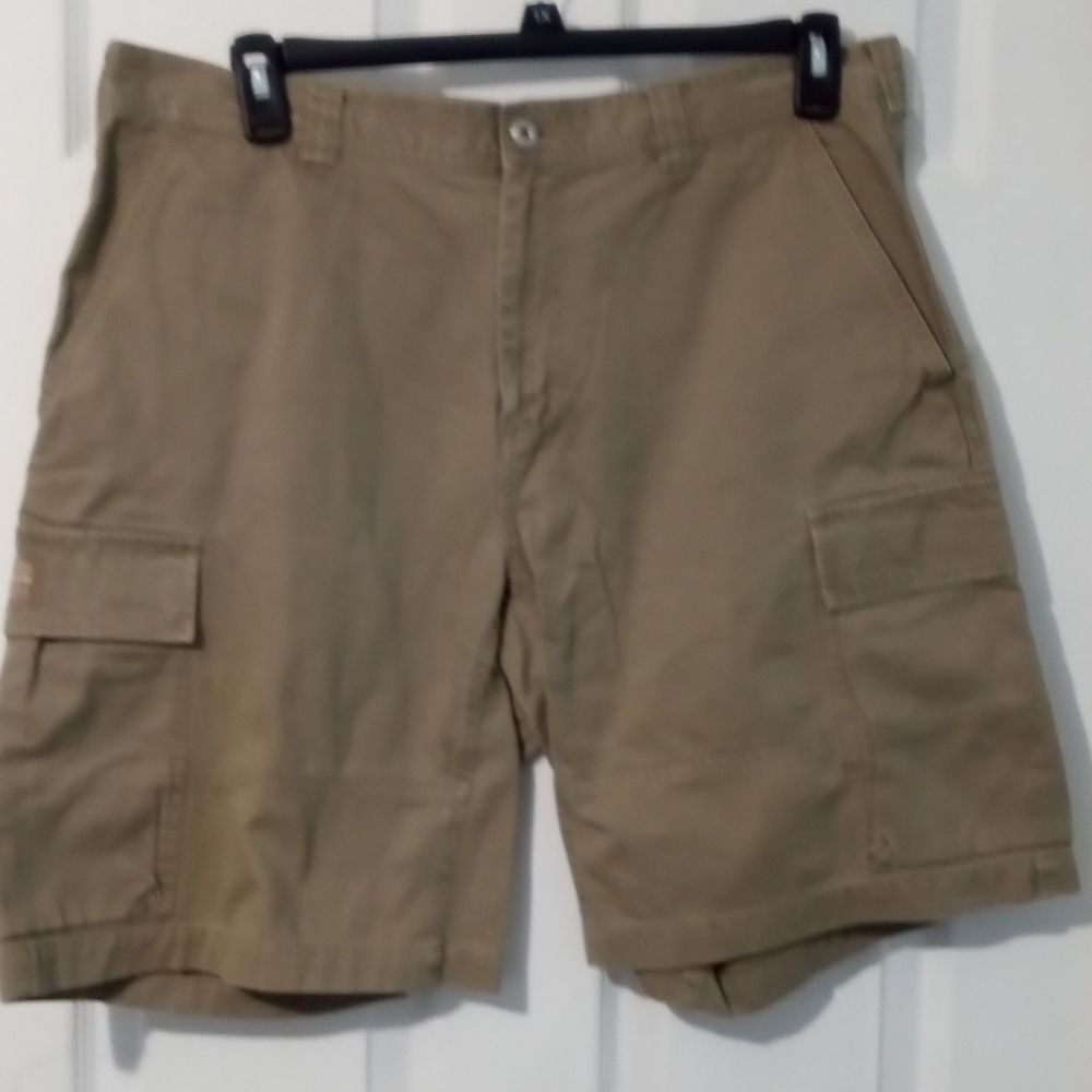 Columbia Men's Tan Cargo Shorts